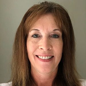 Meet your Posher, Lorie